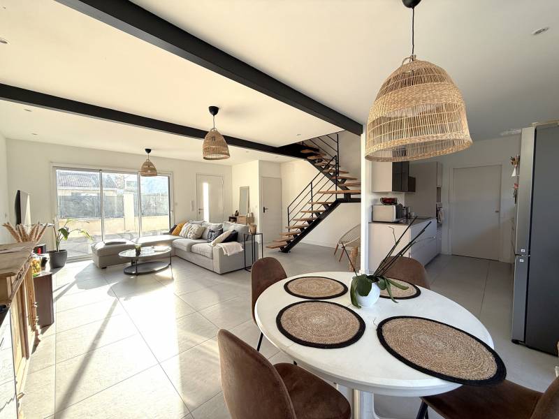 Maison 115m² avec 4 chambres, un Garage et Piscine Pessac  