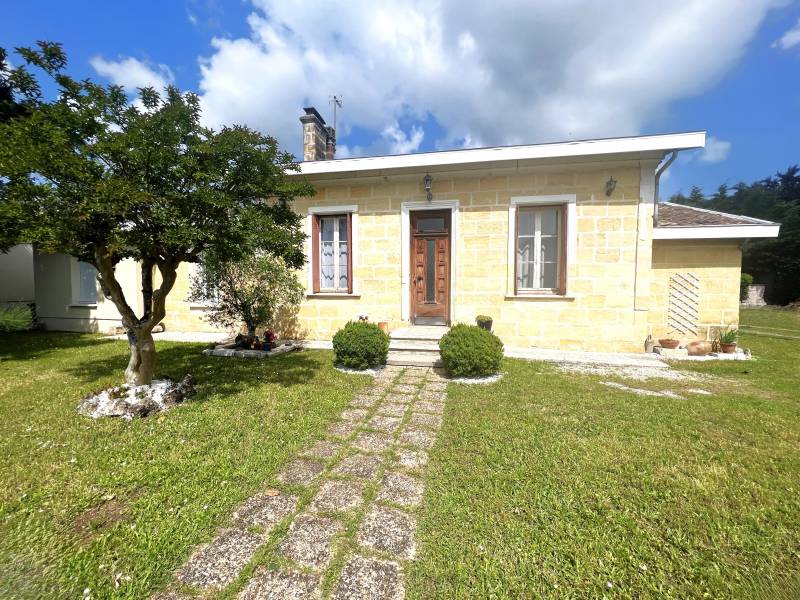 Maison en pierre - plain-pied - 2 chambres Beautiran  