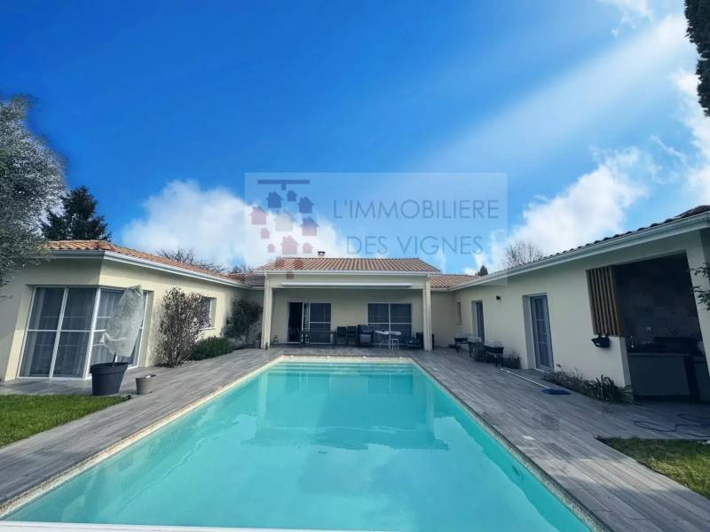 MAISON 5 CHAMBRES PISCINE LA BREDE  COMMERCES A PIED