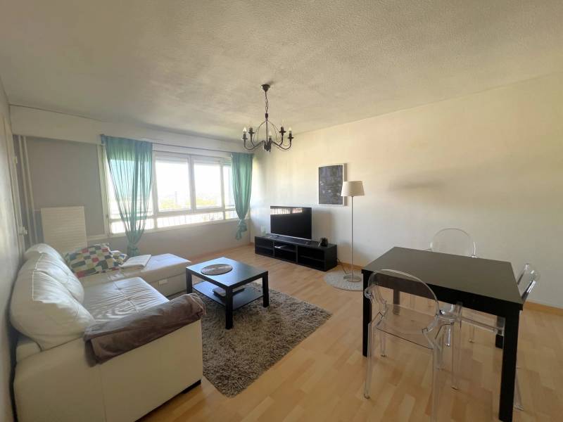 En exclusivité à Bordeaux quartier Grand Parc : Appartement de type 2 de 51 m² avec cave et parking Bordeaux Grand Parc 