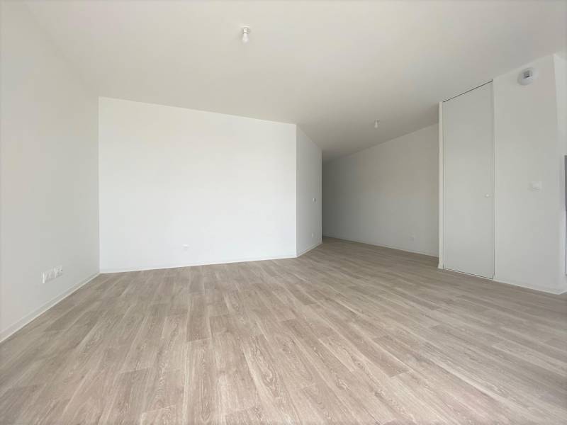 APPARTEMENT 3 PIÈCES - 65.5 M² - 2 CHAMBRES + BALCON LA BREDE Centre ville 